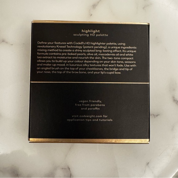 Code 8 set of 4: highlighter, eye shadow, mascara lip balm - Picture 7 of 13